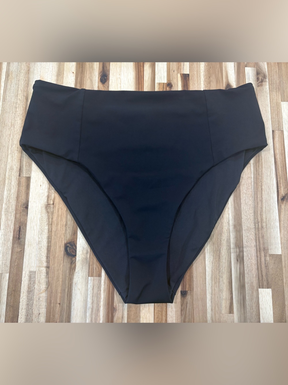 NWOT Vuori Black High Waisted Bottoms